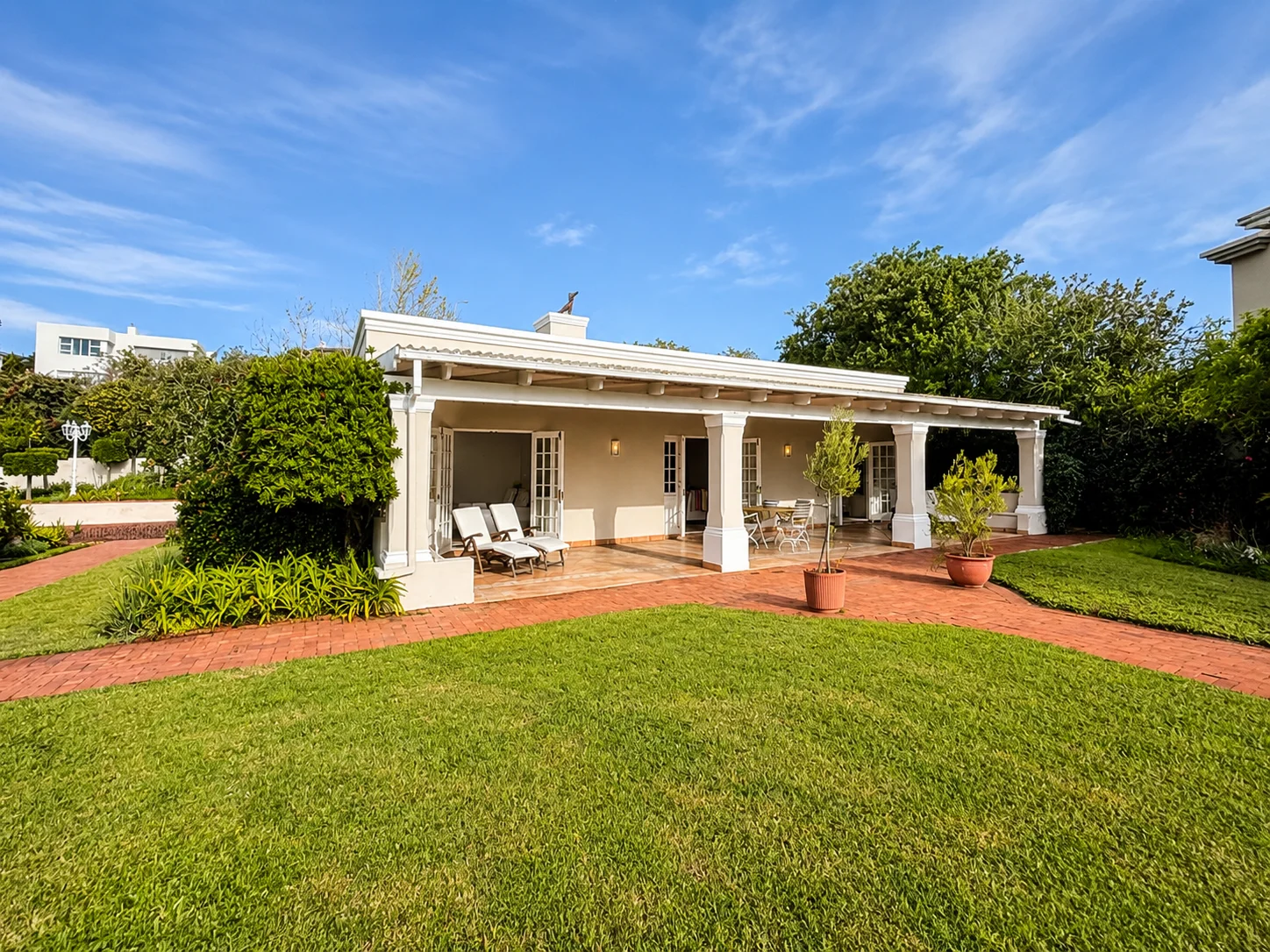 Clementine Cottage exterior and garden